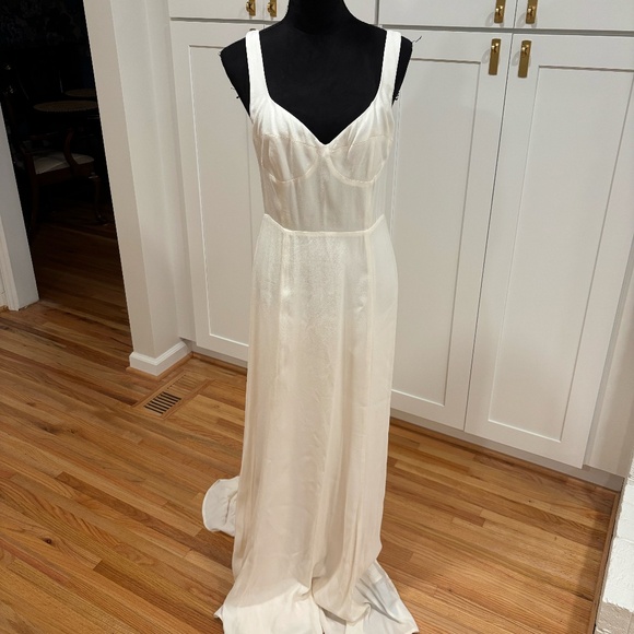 Reformation Cream Wedding Dress - Picture 2 of 10